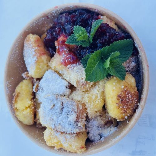 Kaiserschmarrn als süße Nachspeise