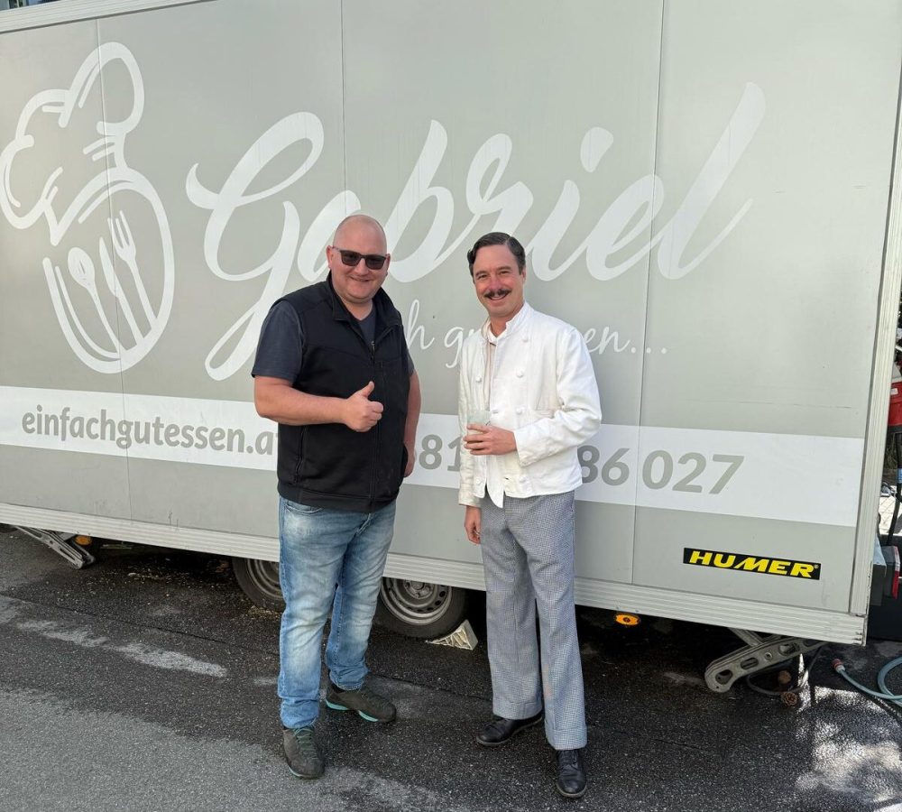 Koch Florian Ziller bei Dreharbeiten